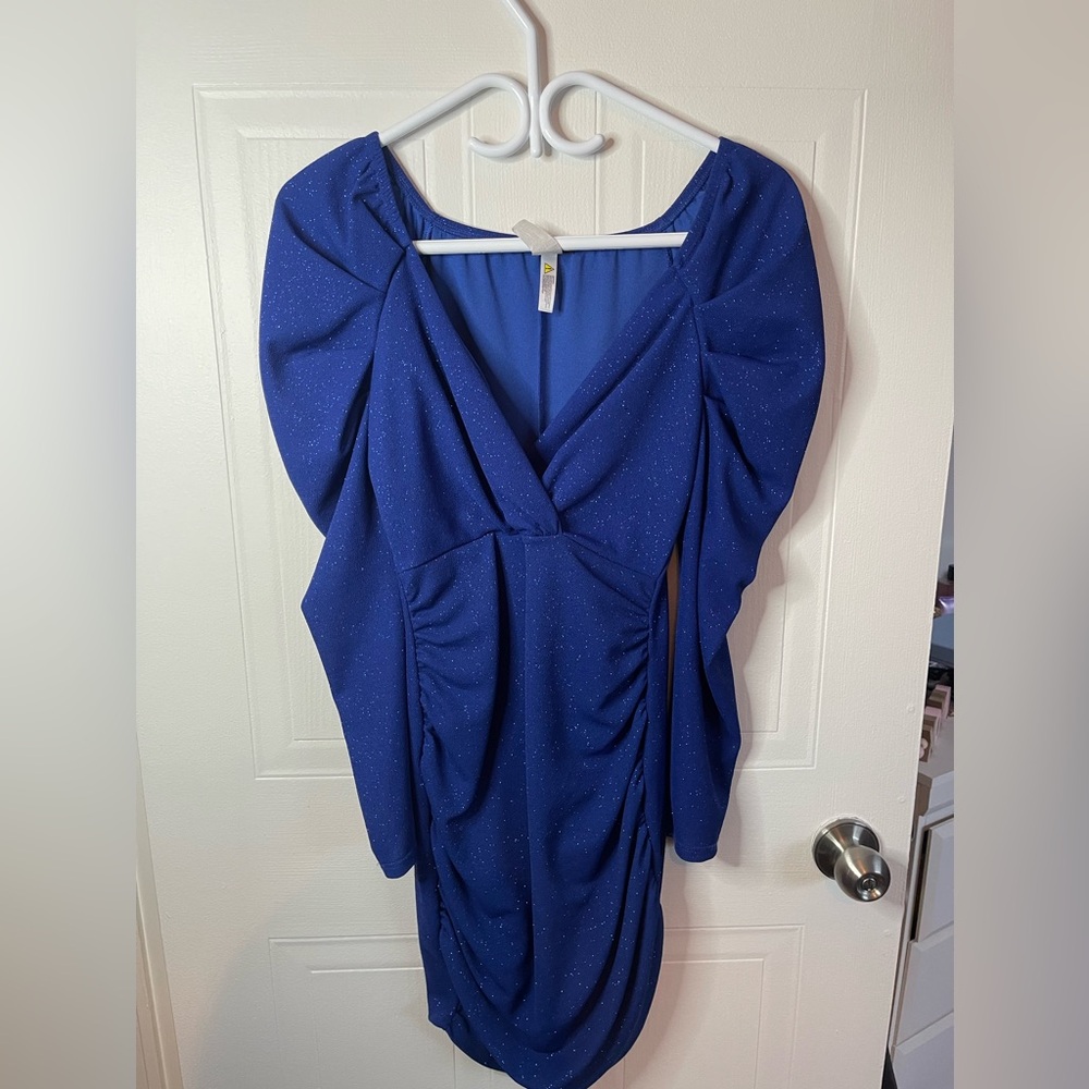 Off the Shoulder Ruffled Dress - Picture 3 of 4